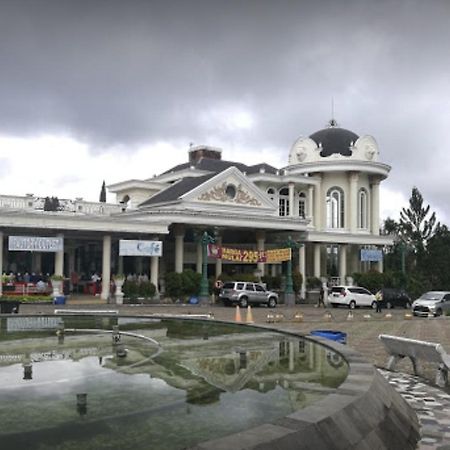 Villa Musti Green Apple Cipanas Sindanglaya Extérieur photo